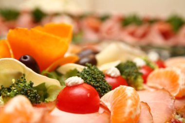 Yemek servisi masasında, makroyu kapat.