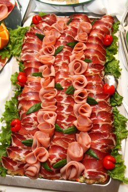 Yemek servisi masasında, makroyu kapat.