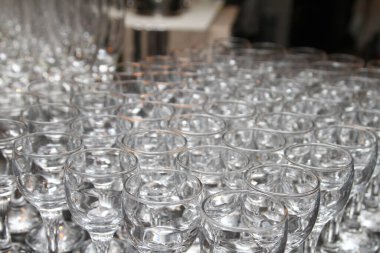 Grup cam bardakları restoranı. Makro, kapat.