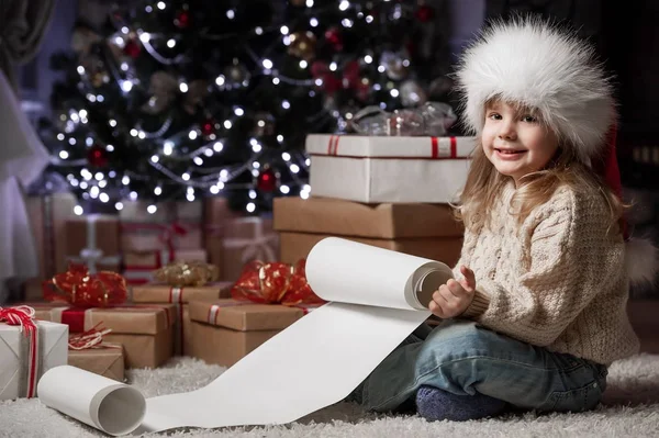 Child Reading Letter Wishes Santa Claus — Stock Photo, Image