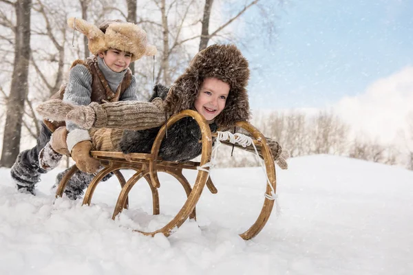 Two Boys Sledding Mountain Warm Winter Day — Stock Photo, Image