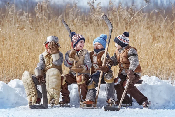 Group Boys Changed Hockey Bench Local Lake — Stock Photo, Image