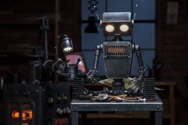 Robot yaratıcısıbir atölyede