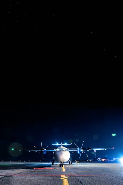 Plane Stands Airport Night Light Lanterns — Stock Photo, Image