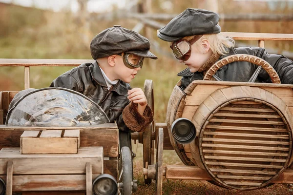 Two Boy Racer Start Makeshift Wooden Machines Compete Rural Outskirts — Stock Photo, Image
