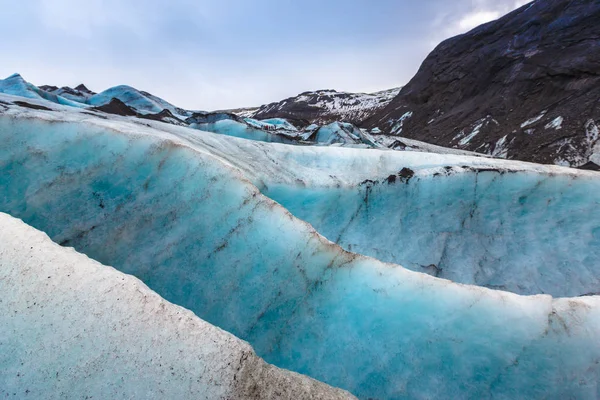 Paisagem da geleira Solheimajokull com serra backgrou — Fotografia de Stock