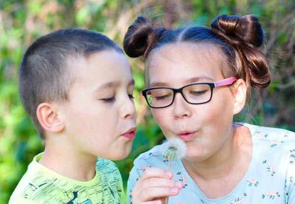 Meisje Jongen Vrienden — Stockfoto