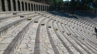 Eski Şehir enkaz Türk amfi tiyatro kalıntıları. Arkeolojik cazibe. Antik kent Hierapolis Marmaris Türkiye'de yakın