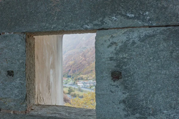 eski bir kalenin yarık yakın çekim