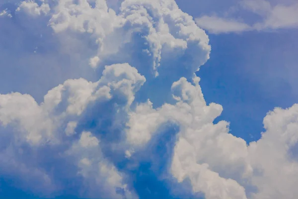 karnabahar şeklinde bir bulut oluşumu