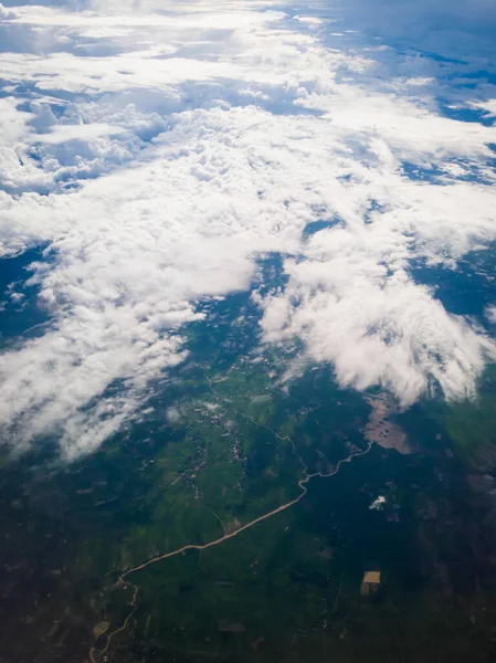 Blick Aus Dem Hochwinkel Auf Die Wolken Flugzeug — Stockfoto