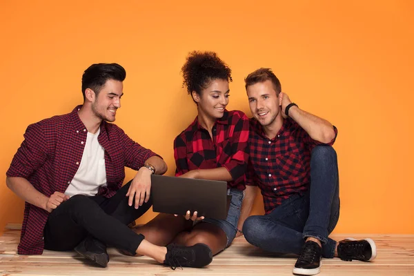 Group Young Multi Ethnic Attractive Friends Wearing Fashionable Checkered Shirts — Stock Photo, Image