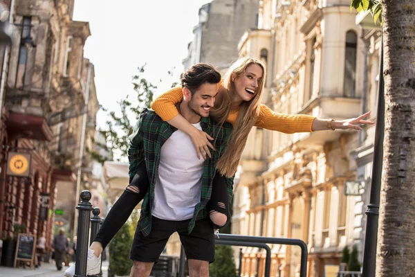 Ler Vackert Ungt Par Kärlek City Street Dating Och Att — Stockfoto