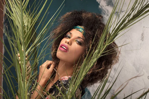 Beauty Portret Van Afrikaanse Amerikaanse Vrouw Met Afro Kapsel Glamour — Stockfoto