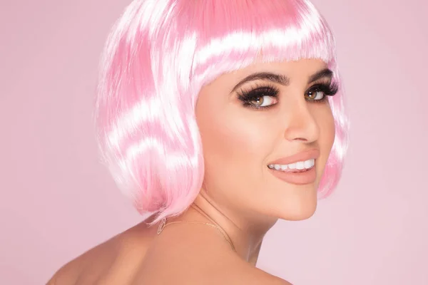 Pink Bob Short Hairstyle Beautiful Woman Smiling Trendy Haircuts — ストック写真