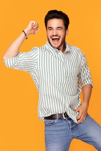 Happy handsome man smiling to the camera. — Stock Photo, Image