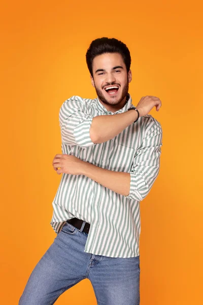 Happy handsome man smiling to the camera. — Stock Photo, Image