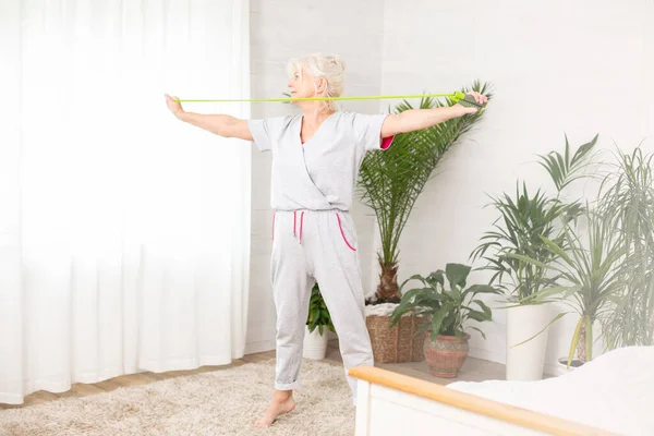 Seniorin Beim Sport Aktive Reife Frau Macht Stretching Übung Hause — Stockfoto