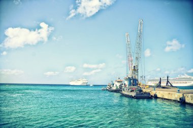 Grand cayman rıhtımında balıkçı tekneleri