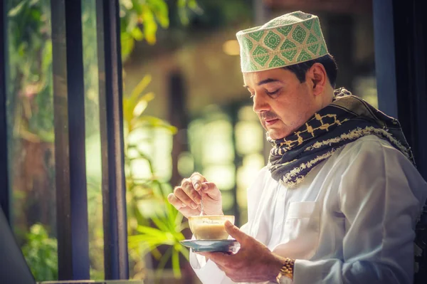 Pakistaanse Moslim Bedrijf Man Die Koffie Drinkt Cafe — Stockfoto