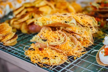 Taze Tay gevrek gözleme, Tay street gıdalar.