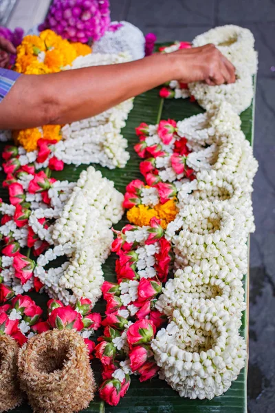 Färska Blommor Ratt Jasmin Ros Garland Ratt Jasmin Blomma Gatan — Stockfoto