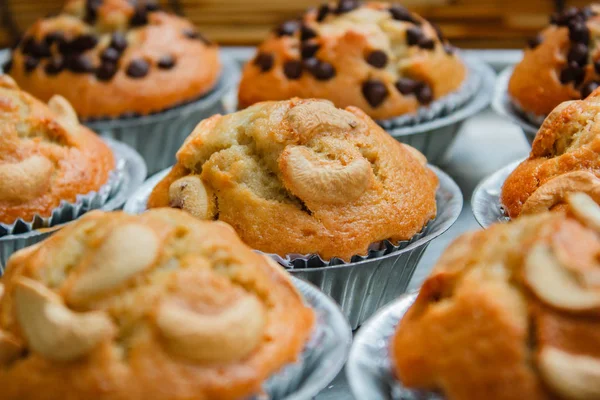 Hausgemachte Banana Cupcake Auf Blech Hintergrund — Stockfoto