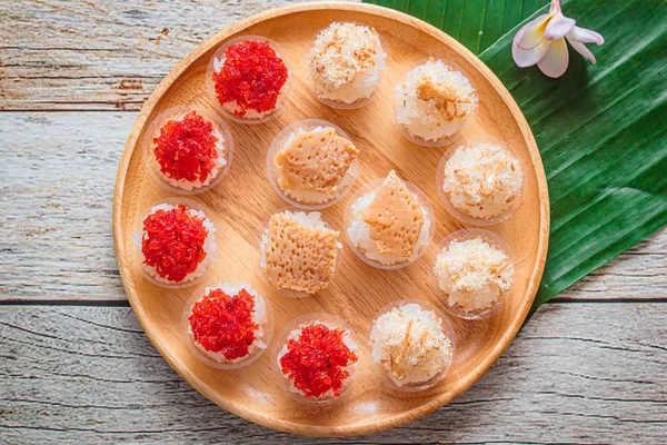 Arroz dulce y pegajoso con crema tailandesa y cobertura de camarones, Thai Des —  Fotos de Stock