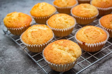 Kaya masada ev yapımı durian cupcakes.