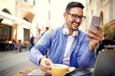 Kahvaltı ve onun işi Cafe iş adamı.