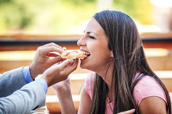 Jong Koppel Genieten Van Restaurant Ochtend — Stockfoto