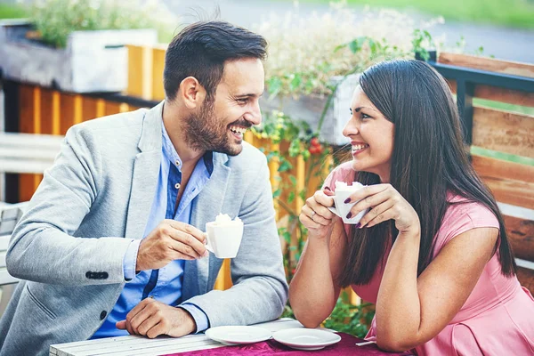 Jong Koppel Genieten Van Restaurant Ochtend — Stockfoto