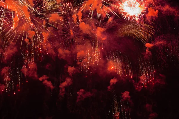 Barevné Ohňostroje Různých Barev Přes Noční Oblohu — Stock fotografie