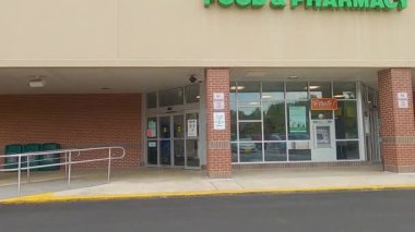 Editör Gwinnett County ABD 7.9.20 Girişin üzerine bir Publix tabelası