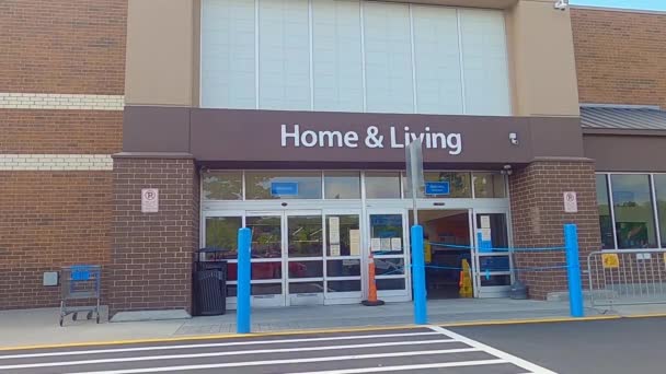 Redakcja Gwinnett County Usa Seniorzy Wchodzący Walmartu Masce Twarz — Wideo stockowe