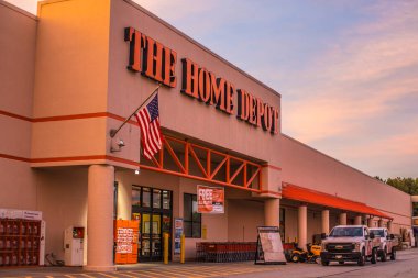 Stone Mountain, Ga / USA - 07: 13 20: Home Depot girişi ve yan görüş