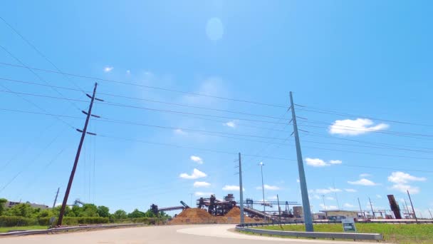 Blick Auf Einen Industrieplan Mit Blauem Himmel — Stockvideo