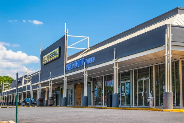 Decatur Usa Urban Dollar General Store Вид Збоку Вікнами Посадки — стокове фото