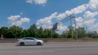 Atlanta Ga 07.14.20 Doğu otobanından şehrin ufuk çizgisi. 