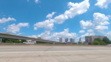 Atlanta Ga 07.14.20 Otoyol 'dan şehrin ufuk çizgisi trafiği 