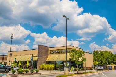 Loganville, Ga / USA - 07: 20: Panera Ekmek Lokantası manzarası 