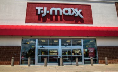 Loganville, Ga / USA - 07: 20: T.J. Maxx perakende mağazası giriş ve imza