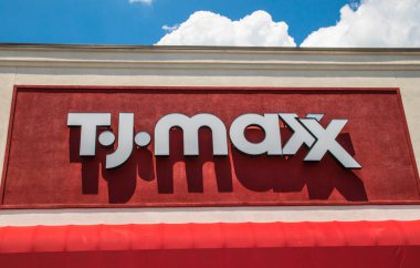 Loganville, Ga / USA - 07: 20: T.J. Maxx perakende mağazası tabelası