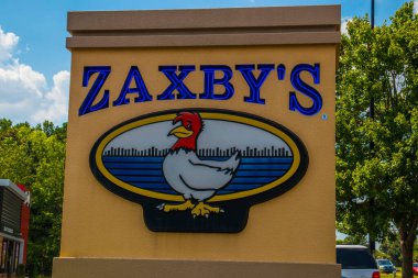 Snellville, Ga / USA - 07: 20: Zaxby 'nin yol işareti