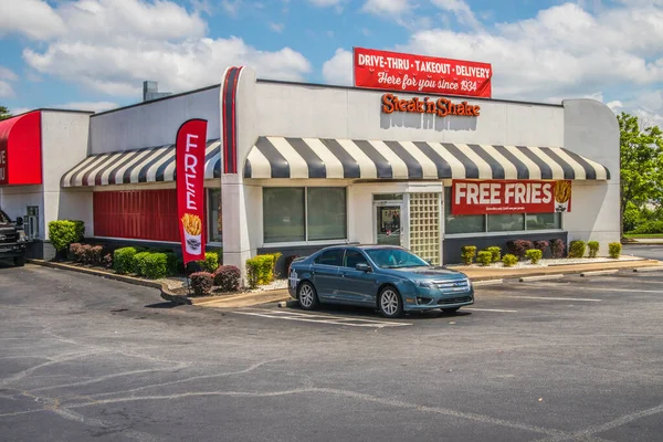 Condado Gwinnett Estados Unidos Steak Shake Restaurante Firmar Con Coche — Foto de Stock