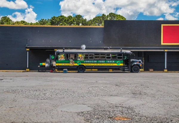 Decatur Usa Widok Miejską Jamajską Ciężarówkę Grillem Dla Palących — Zdjęcie stockowe