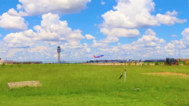 Aeropuerto Internacional Hartsfield Jackson Vista Avión Despegando — Vídeo de stock