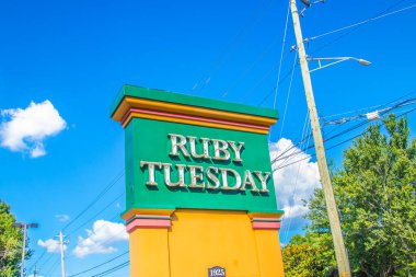 Atlanta, Ga / USA - 07: 20 Ruby Tuesday sokak tabelası