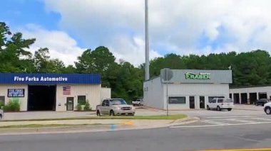 7.8.20 Mavi gökyüzü ve bulutlu POV Şehir Manzarası