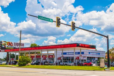 Conyers, Ga / USA - 07: 27 20: Texaco 'daki bir marketin manzarası